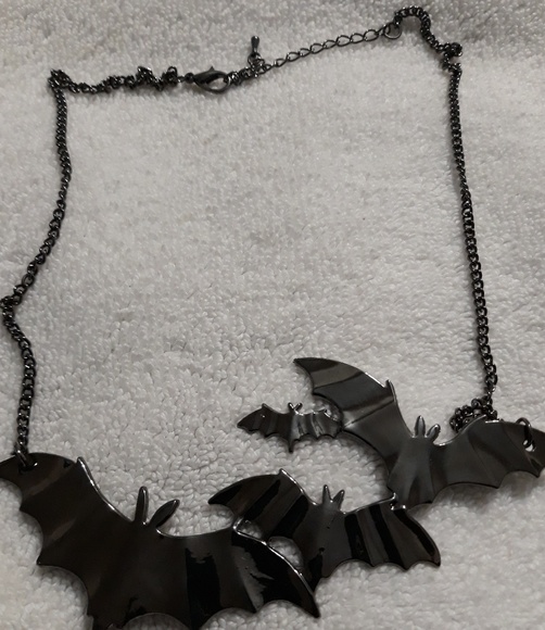 FLYING BATS  NECKLACE  Black Acrylic Pendant Bat 2 - Picture 3 of 7